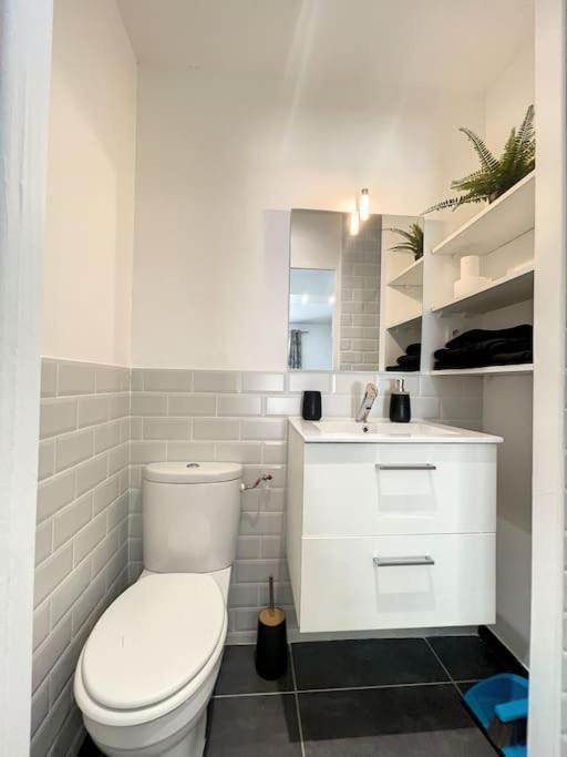 Logement Cosy Cuisine / Terrasse / Bbq Ollioules Bagian luar foto