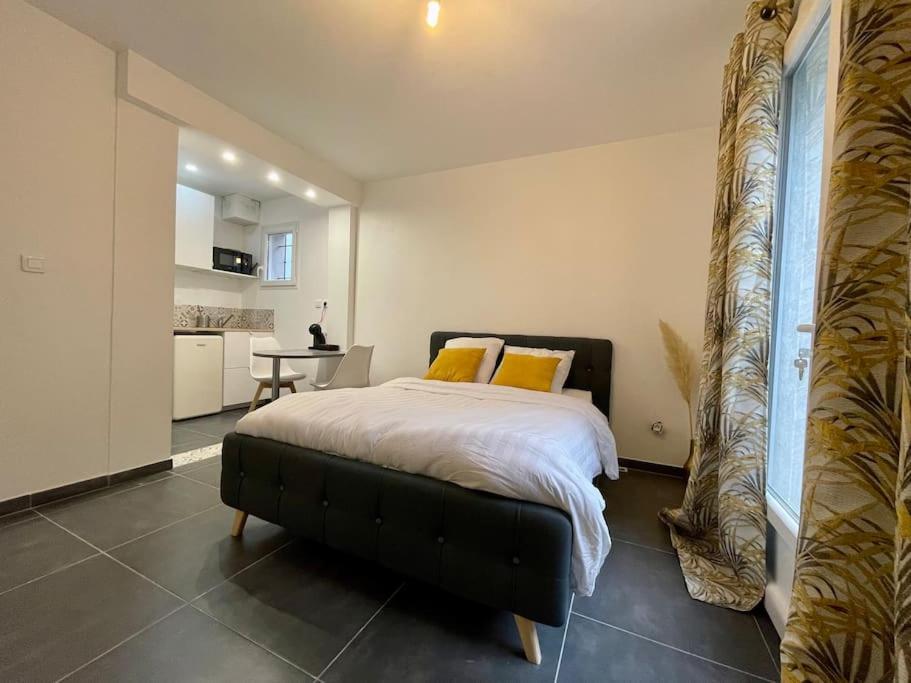 Logement Cosy Cuisine / Terrasse / Bbq Ollioules Bagian luar foto