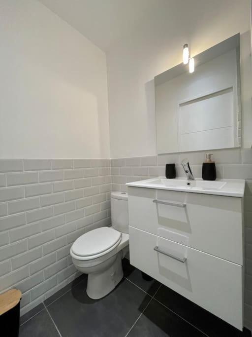 Logement Cosy Cuisine / Terrasse / Bbq Ollioules Bagian luar foto